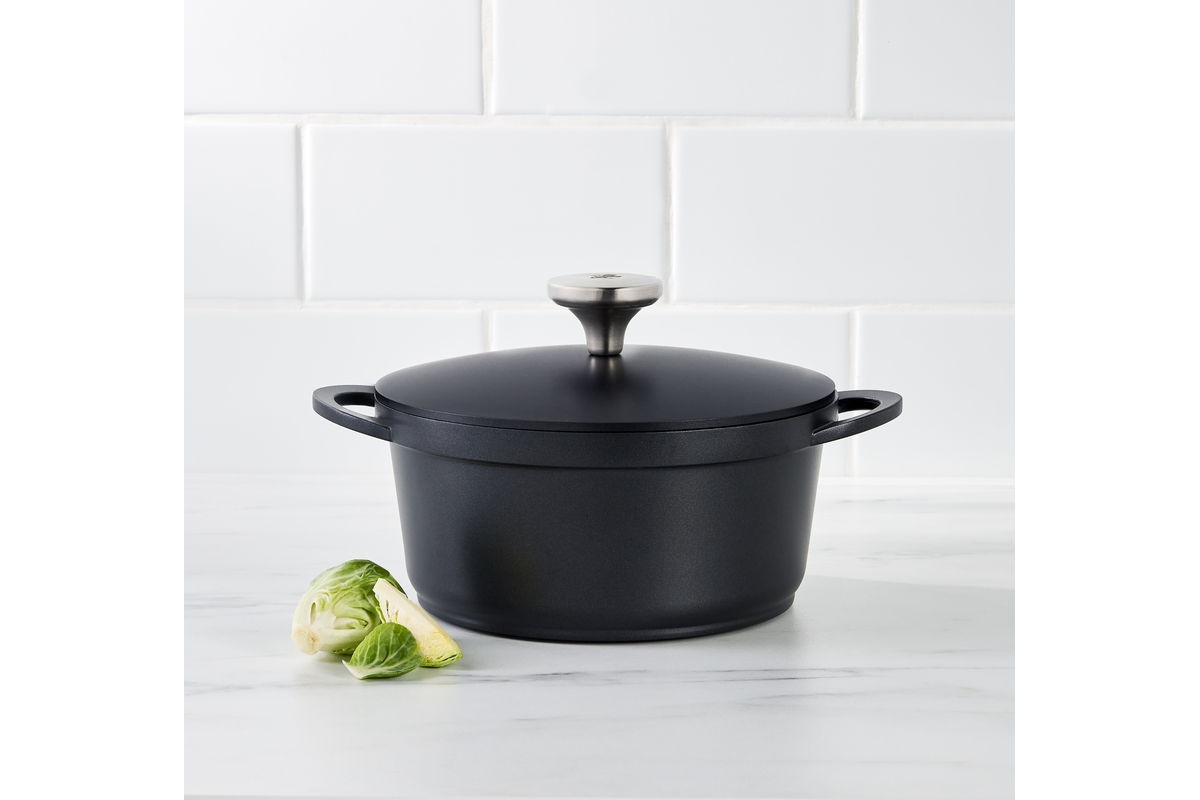 Maxwell & Williams Agile Non-Stick Casserole 20cm 2.4L Black Gift Boxed