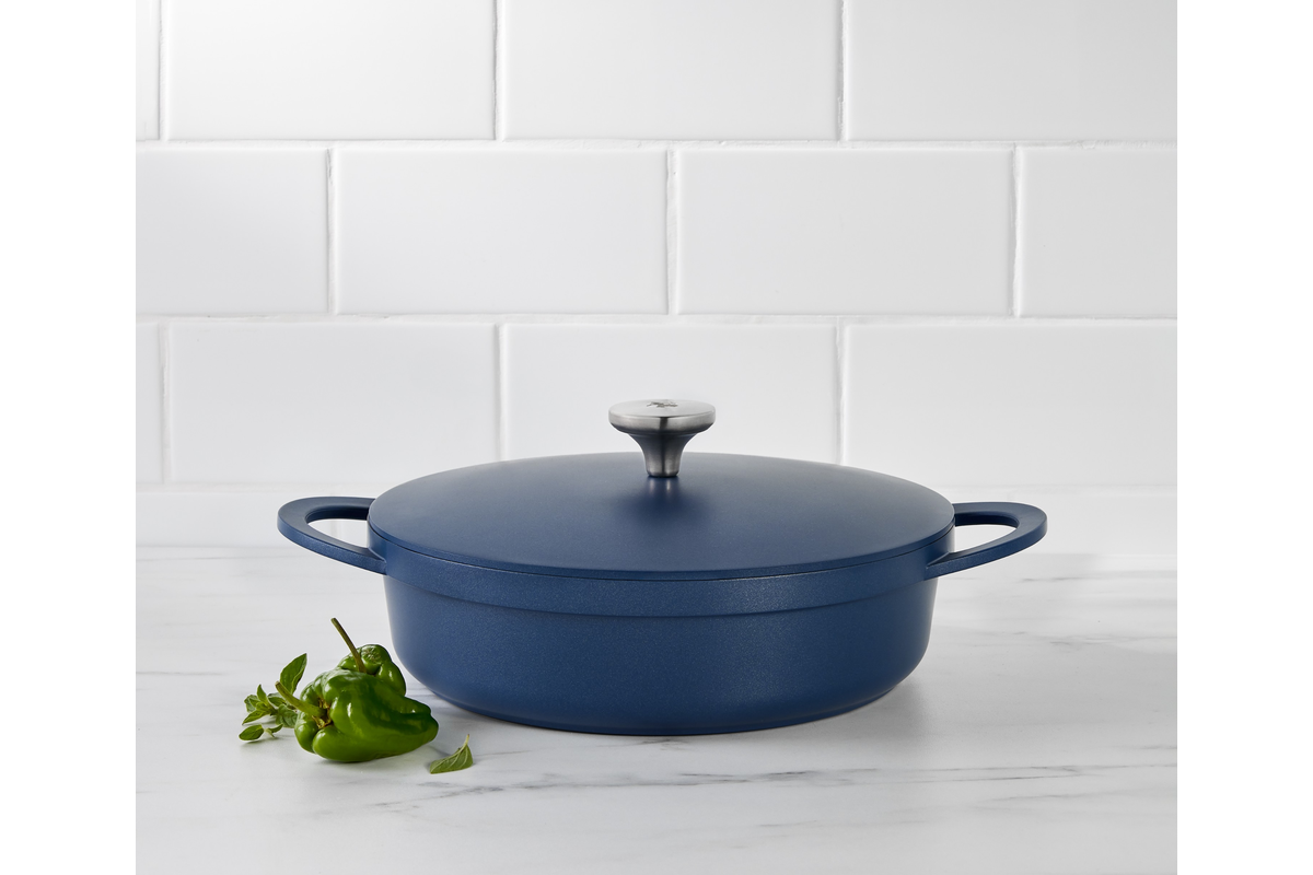 Maxwell & Williams Agile Non-Stick Shallow Casserole 28cm 4L Navy Gift Boxed