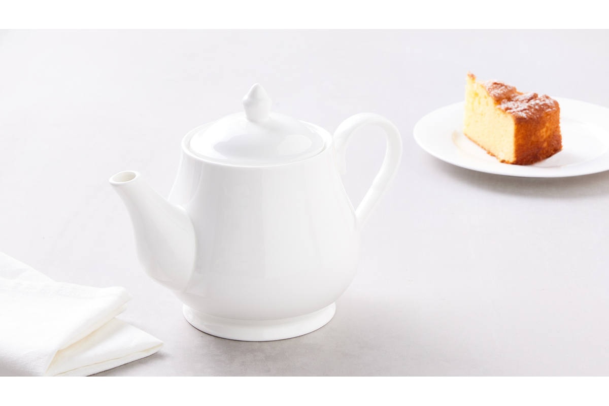 Maxwell & Williams White Basics Teapot 1L Gift Boxed